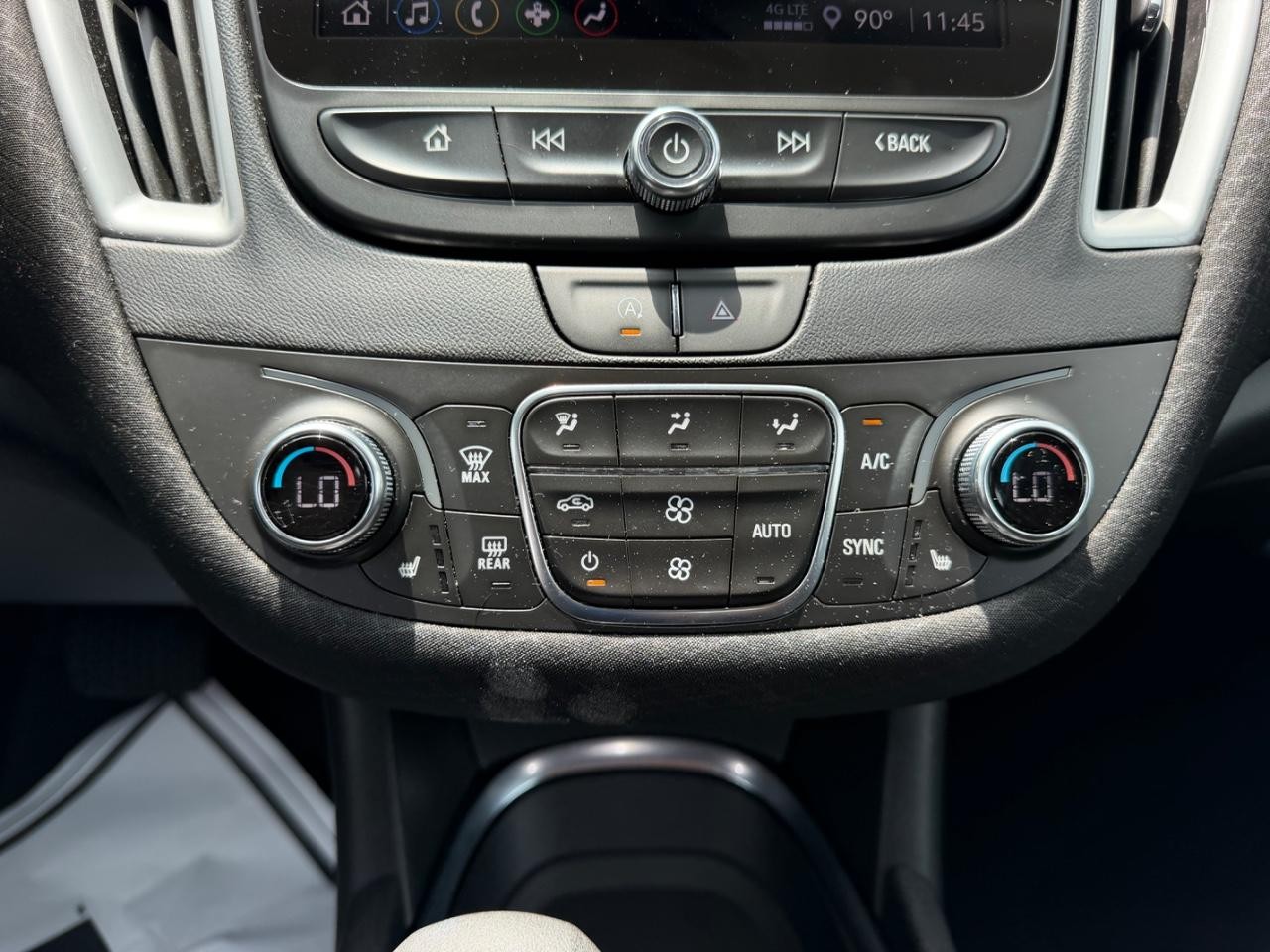 Chevrolet Malibu Vehicle Full-screen Gallery Image 12