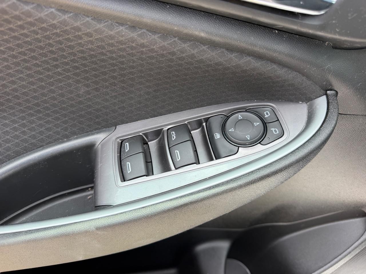 Chevrolet Malibu Vehicle Full-screen Gallery Image 15