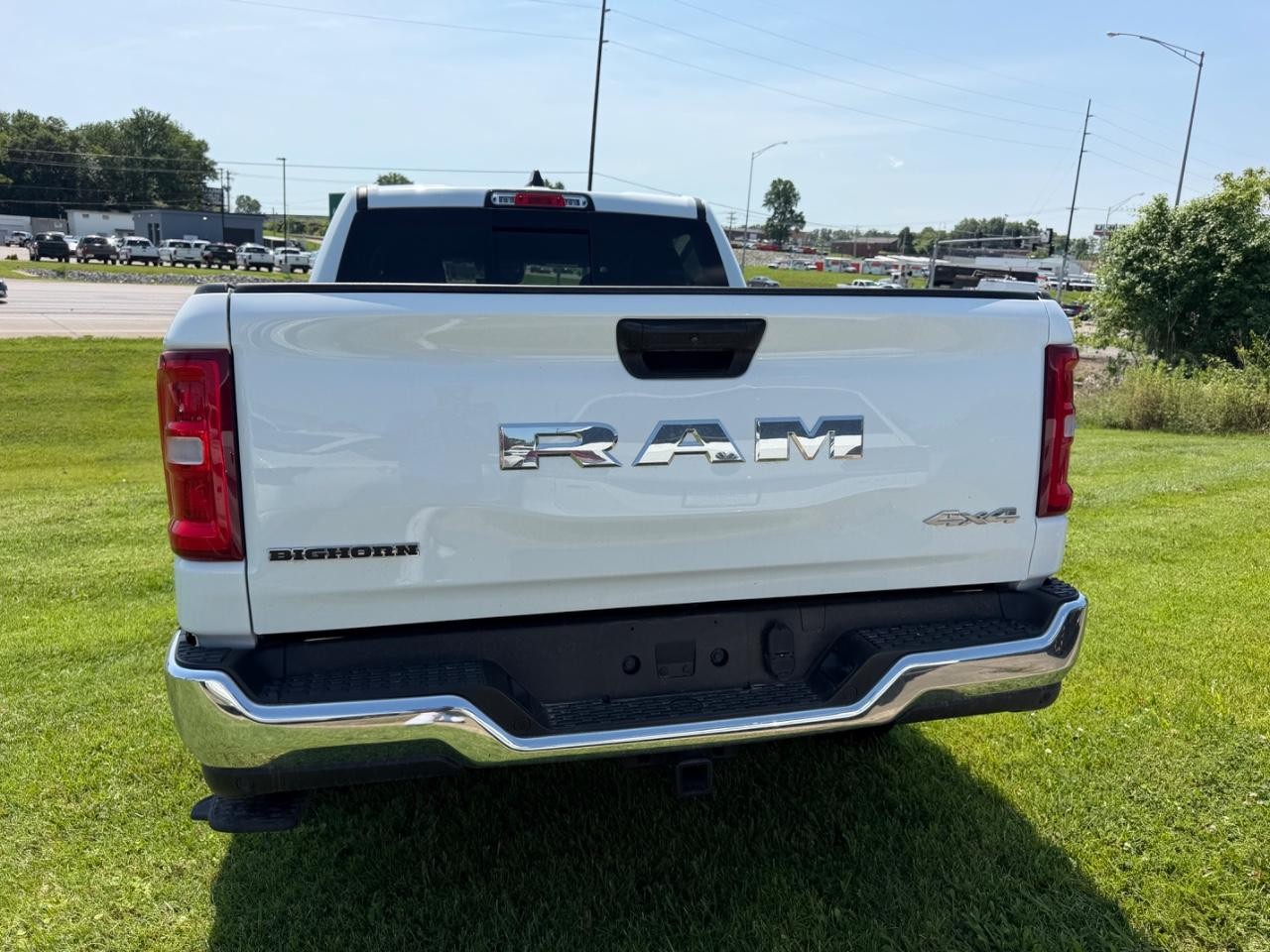 Ram 1500 Vehicle Full-screen Gallery Image 04