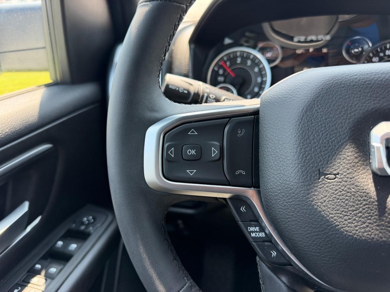 Ram 1500 Vehicle Full-screen Gallery Image 10