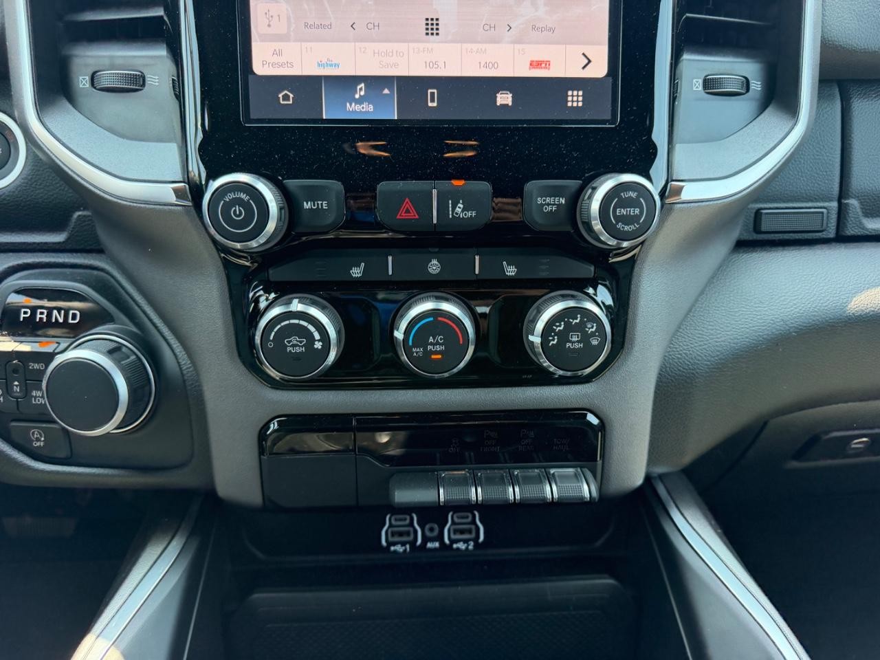 Ram 1500 Vehicle Full-screen Gallery Image 13