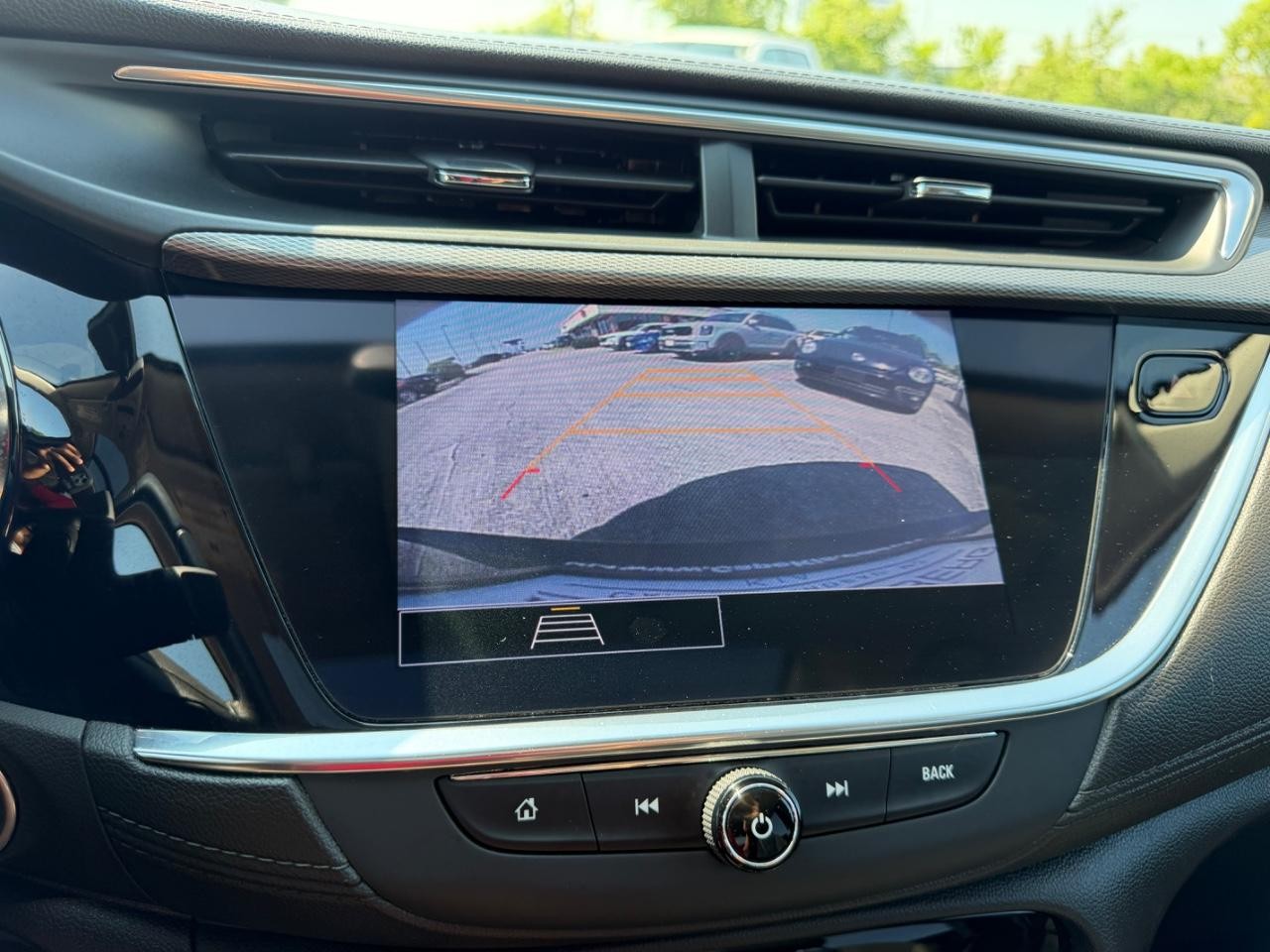 Buick Encore GX Vehicle Full-screen Gallery Image 21