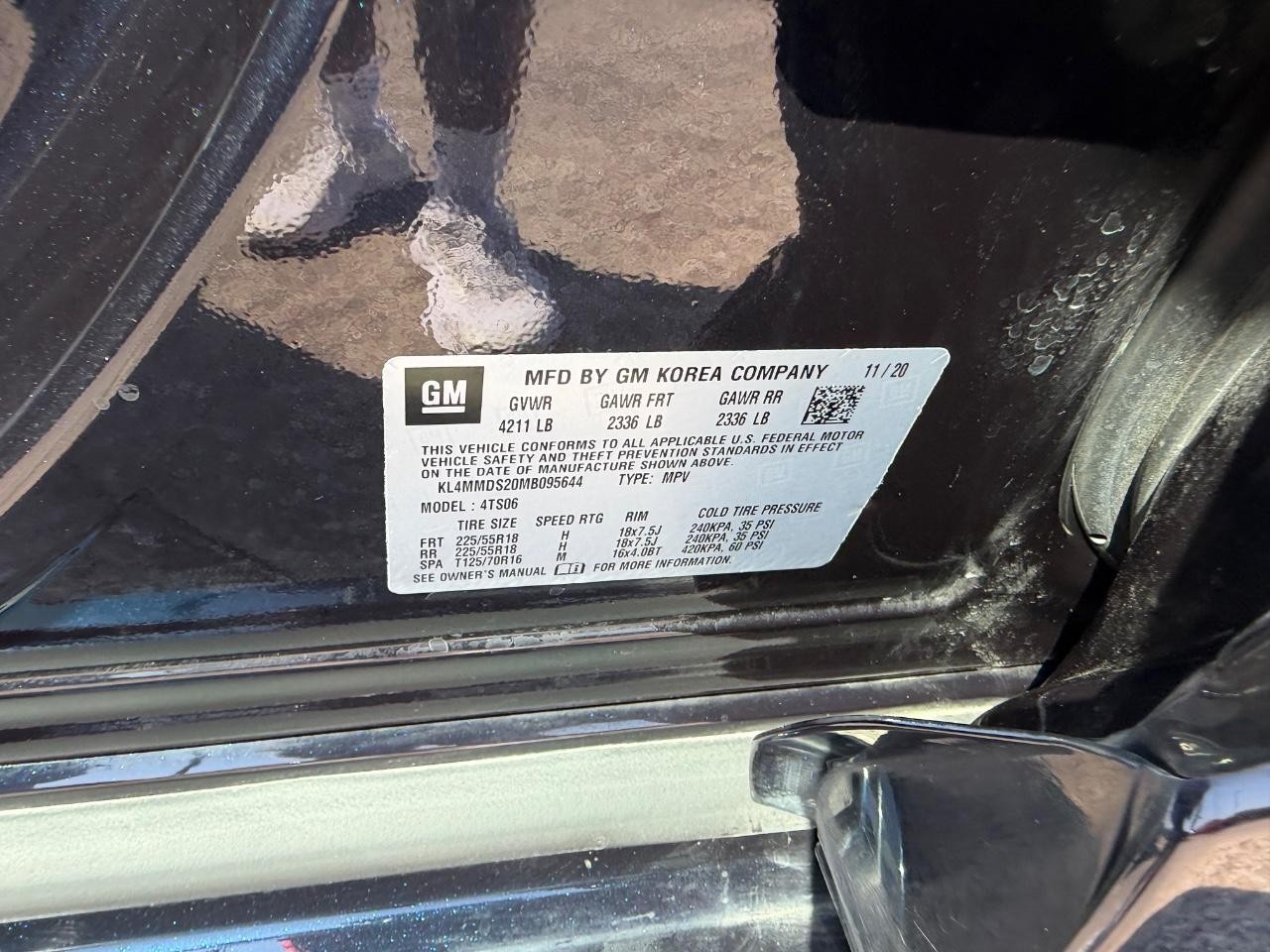 Buick Encore GX Vehicle Full-screen Gallery Image 22