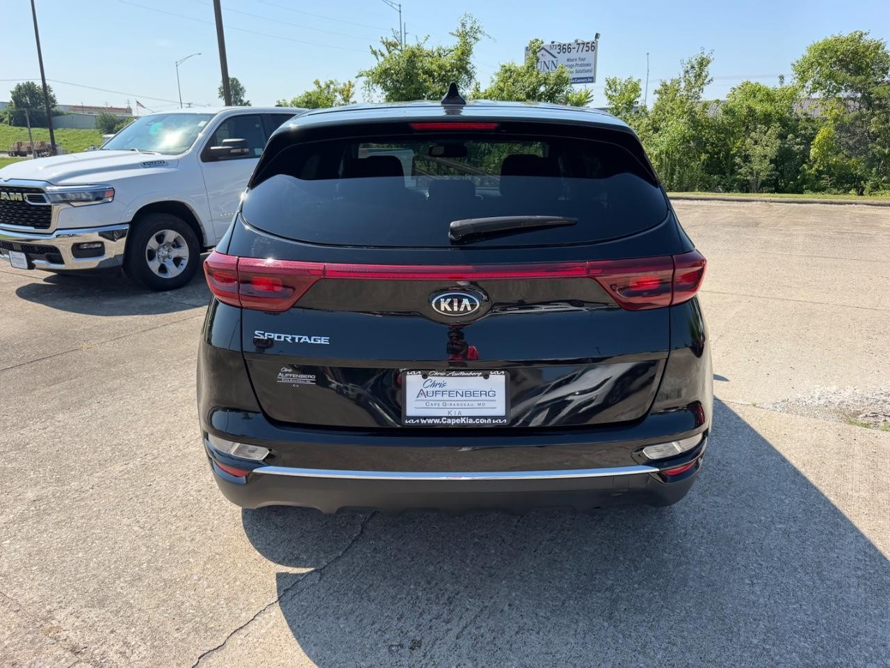 Kia Sportage Vehicle Full-screen Gallery Image 04