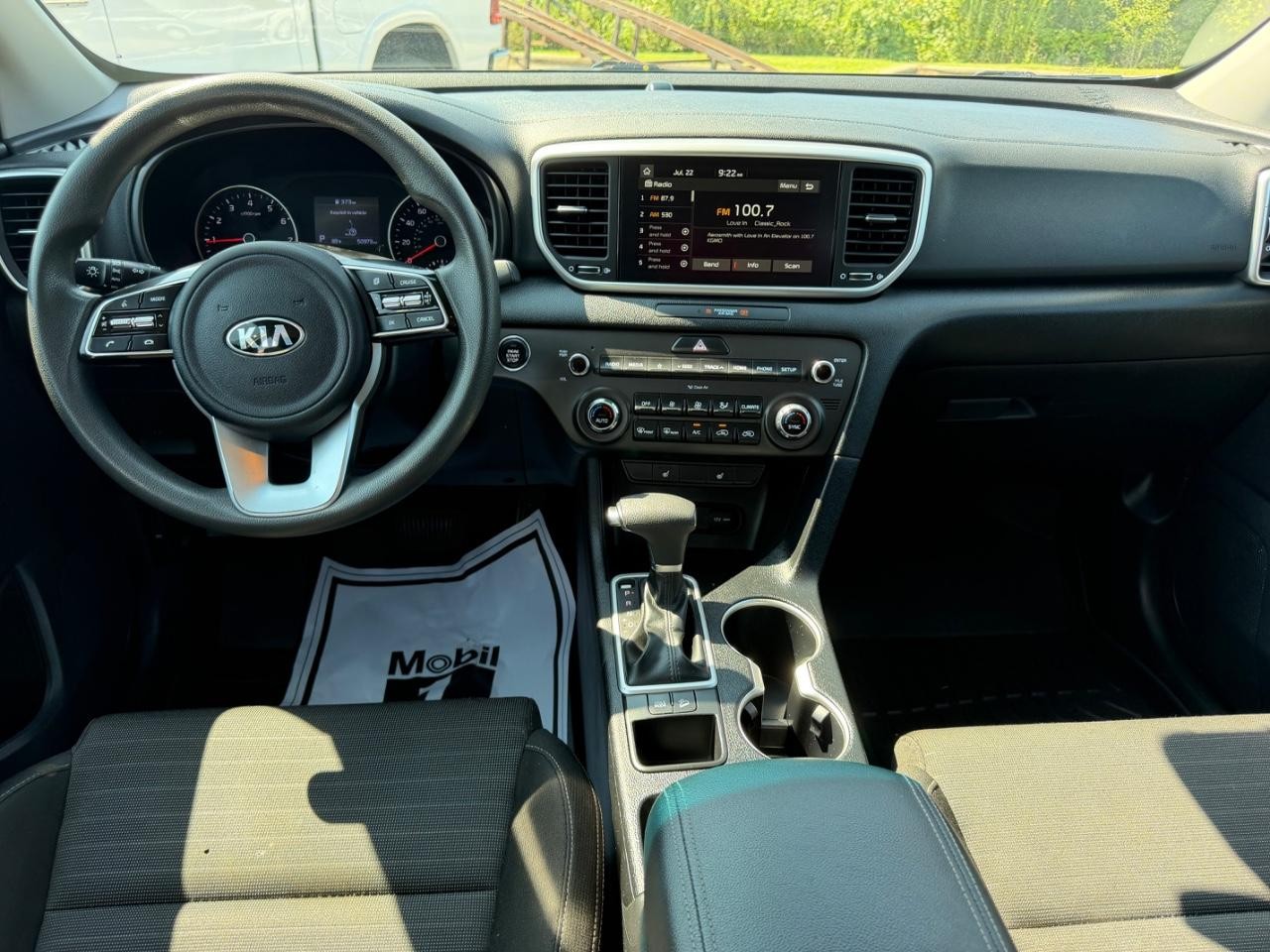 Kia Sportage Vehicle Full-screen Gallery Image 08