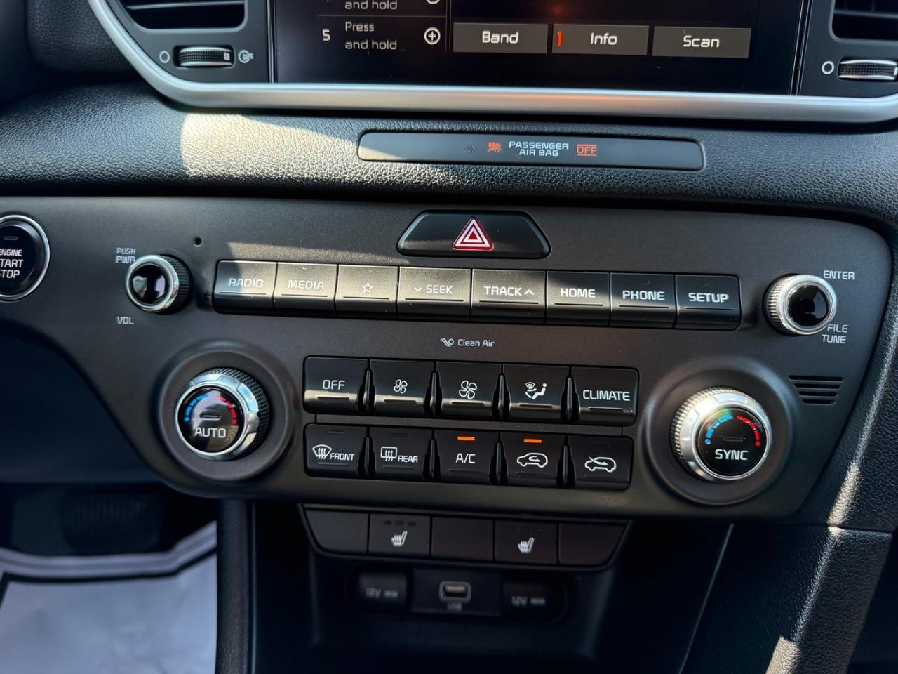 Kia Sportage Vehicle Full-screen Gallery Image 13
