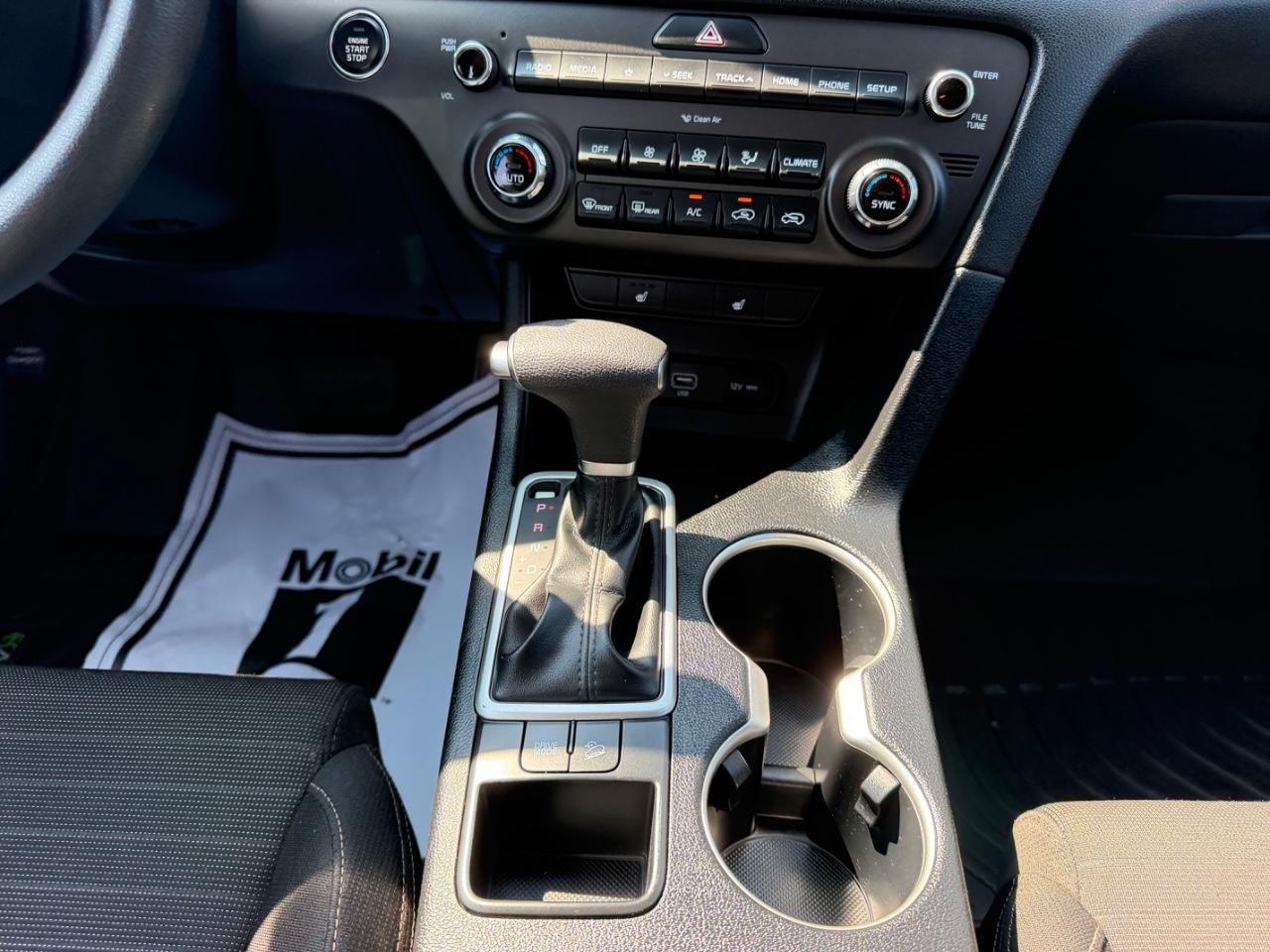 Kia Sportage Vehicle Full-screen Gallery Image 14