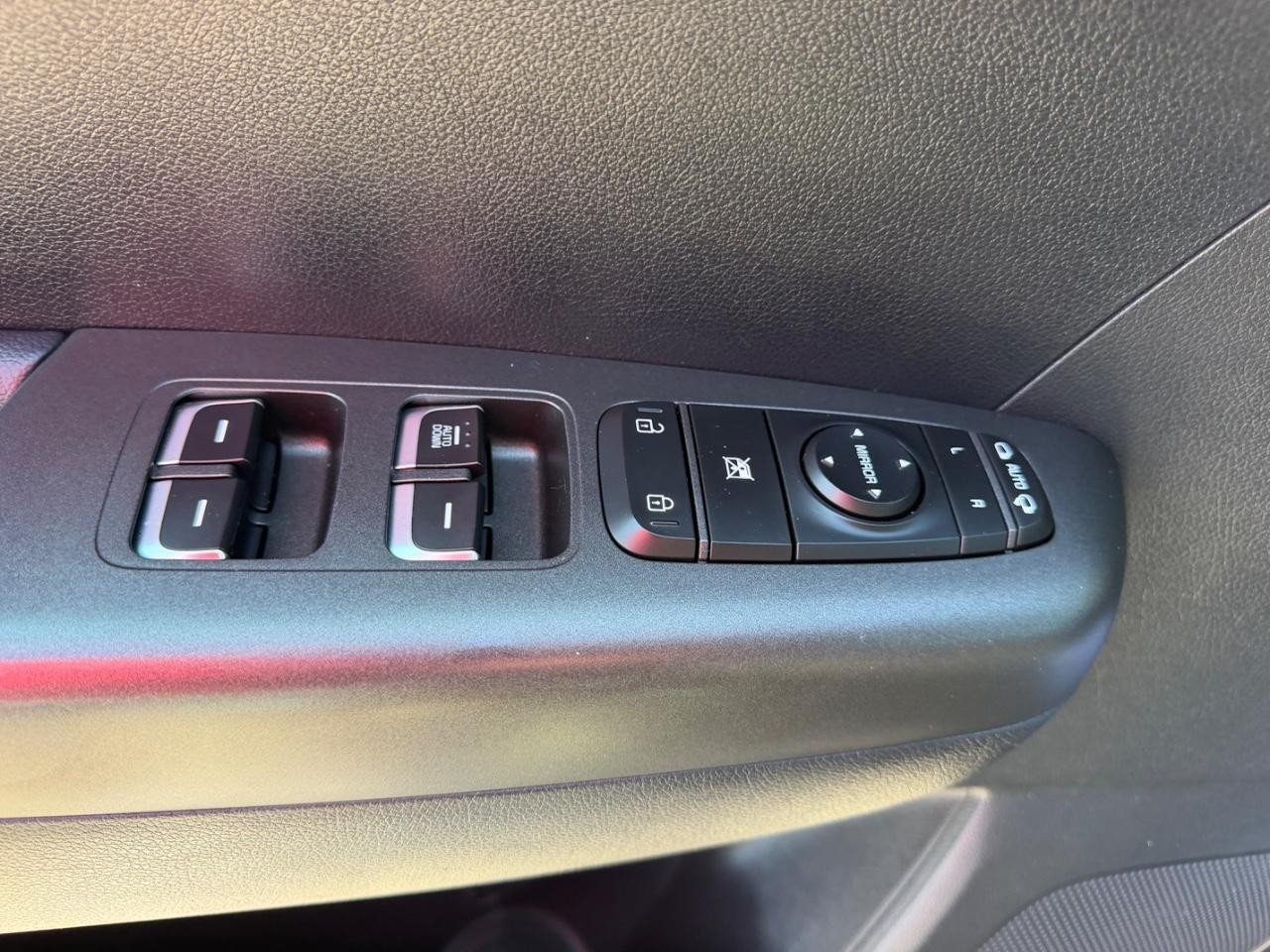 Kia Sportage Vehicle Full-screen Gallery Image 16