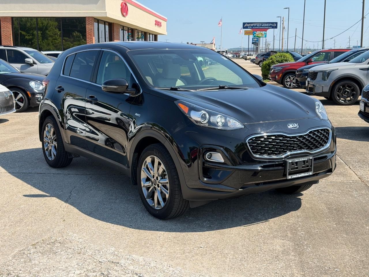Kia Sportage Vehicle Full-screen Gallery Image 01