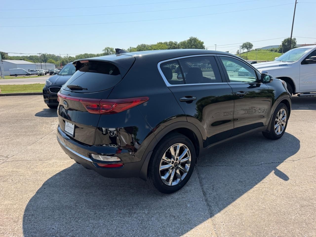 Kia Sportage Vehicle Full-screen Gallery Image 03