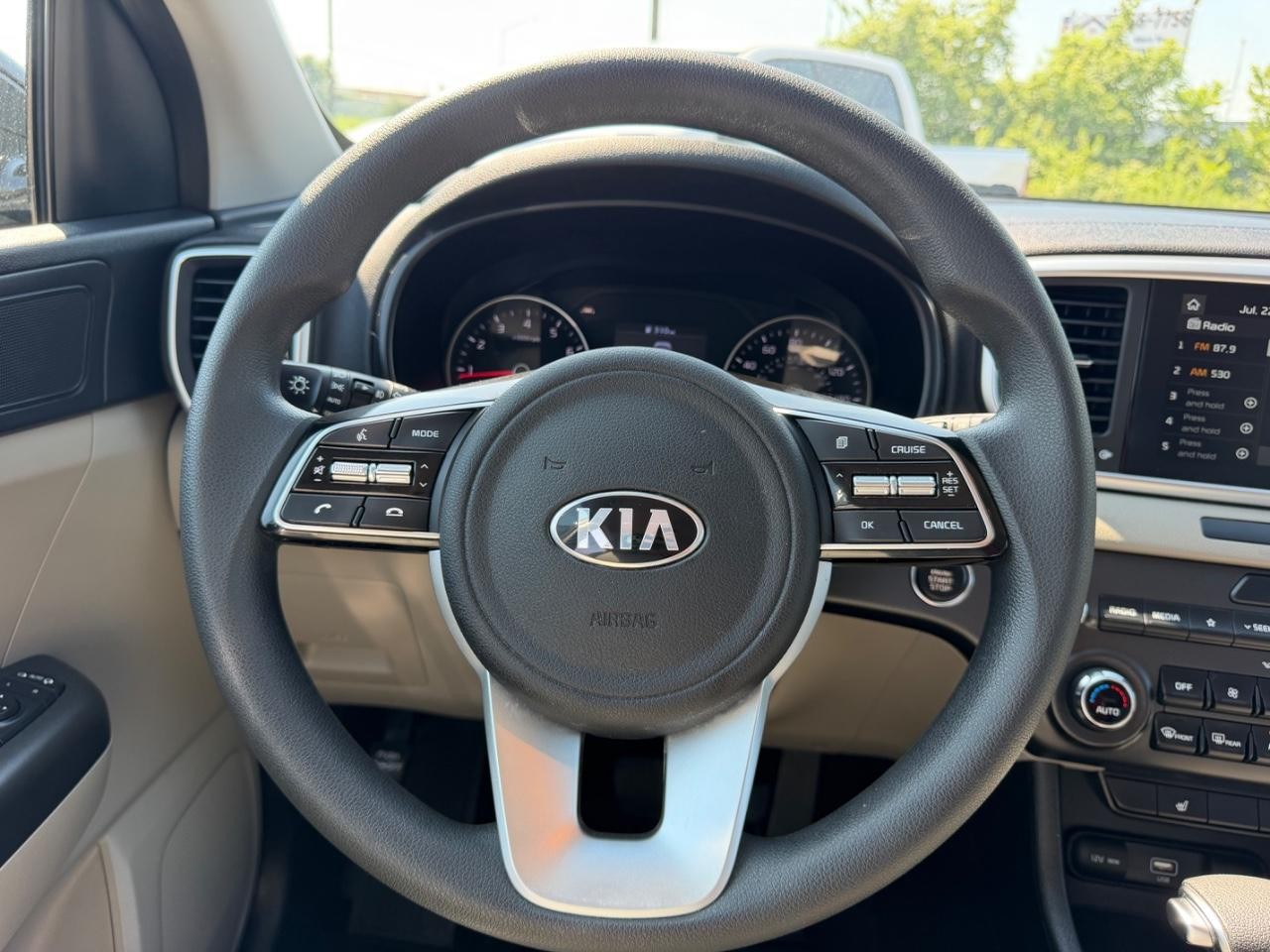 Kia Sportage Vehicle Full-screen Gallery Image 09