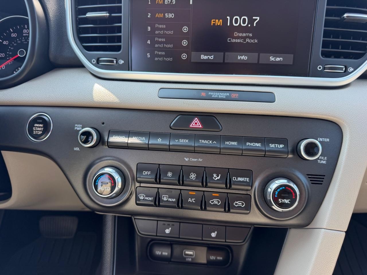Kia Sportage Vehicle Full-screen Gallery Image 13