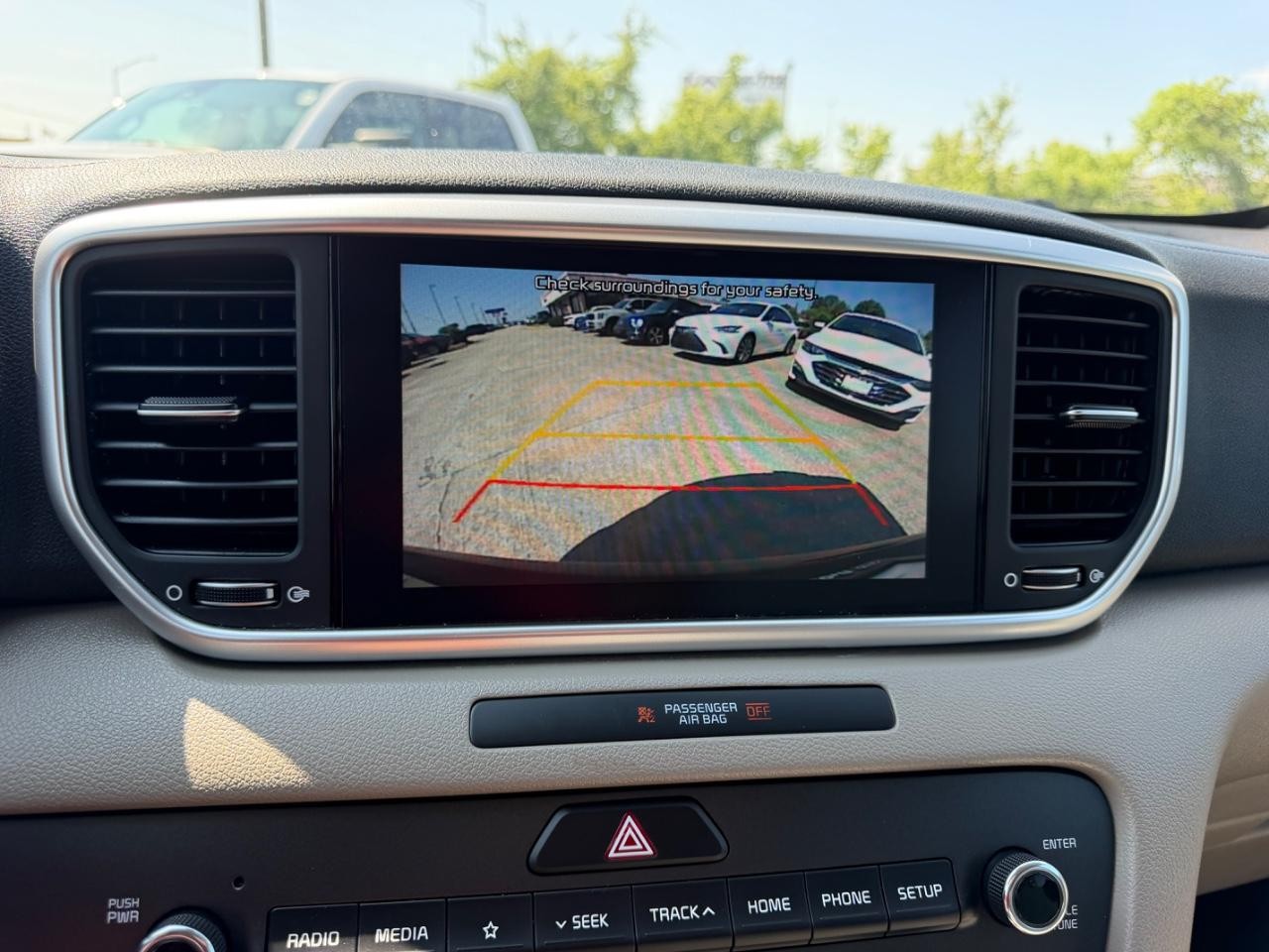 Kia Sportage Vehicle Full-screen Gallery Image 19