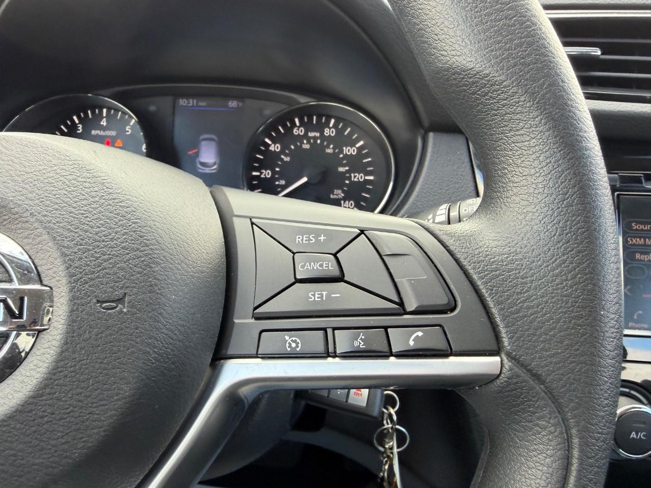 Nissan Rogue Sport Vehicle Full-screen Gallery Image 11