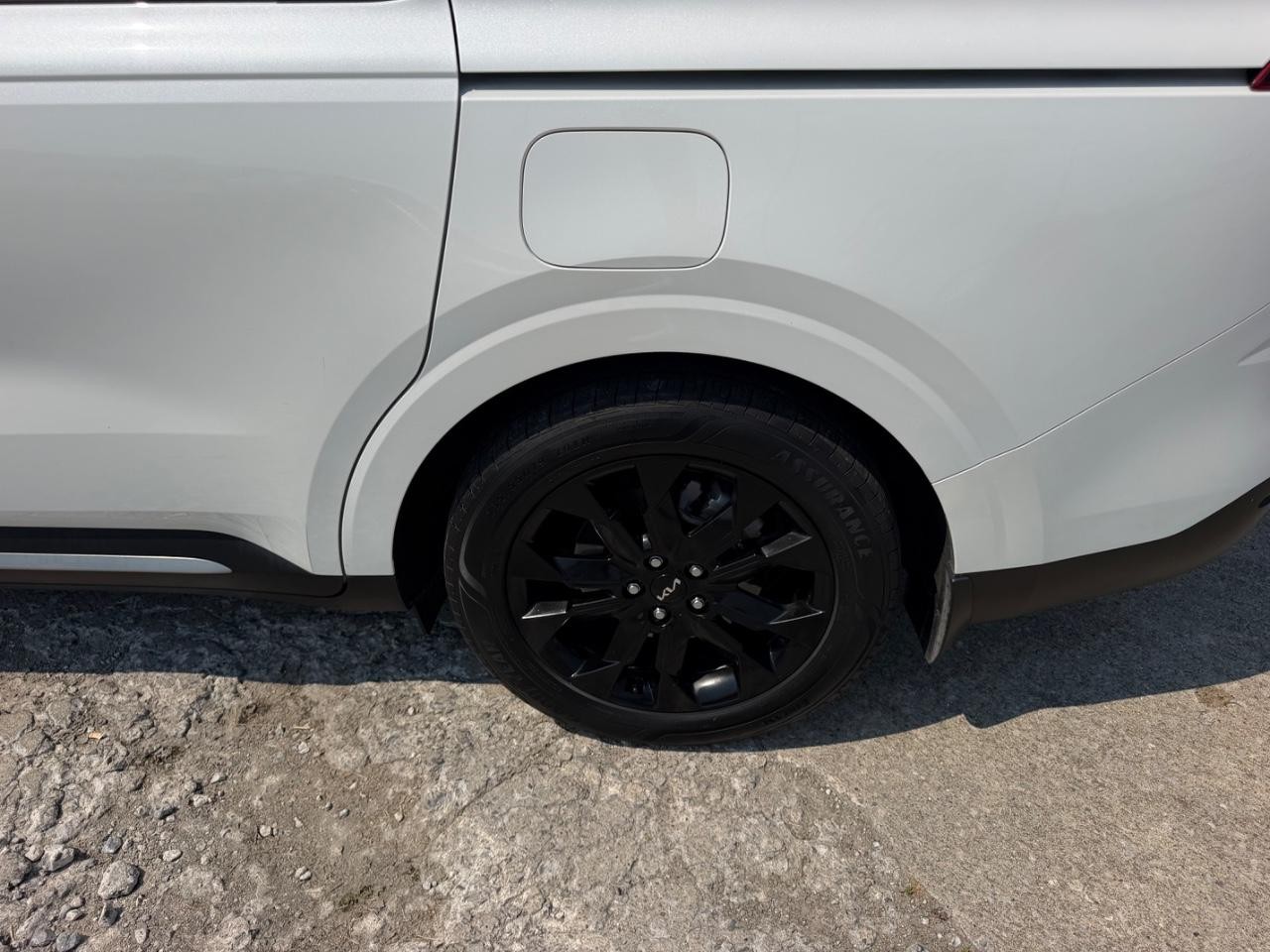 Kia Carnival Vehicle Full-screen Gallery Image 07