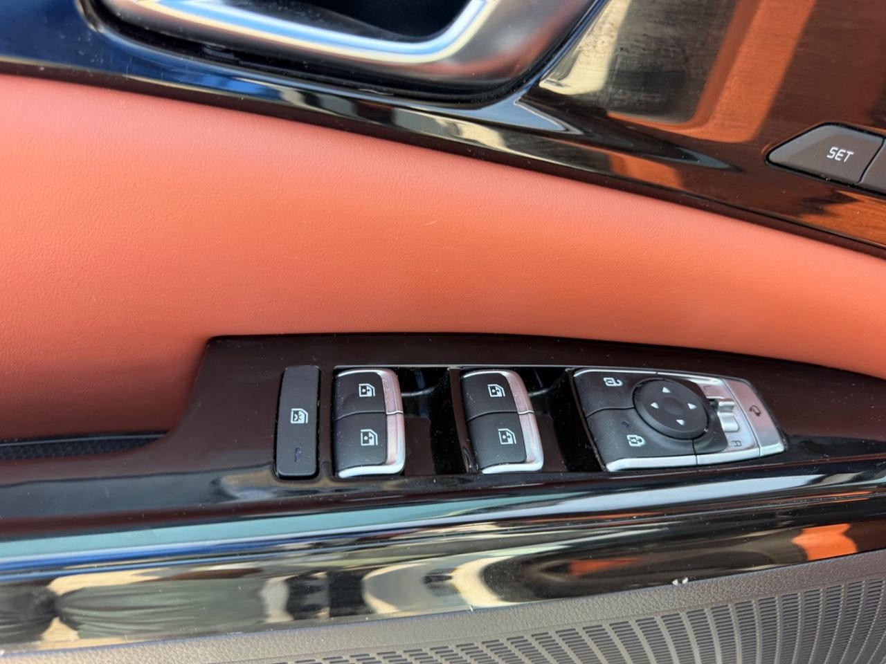 Kia Carnival Vehicle Full-screen Gallery Image 20