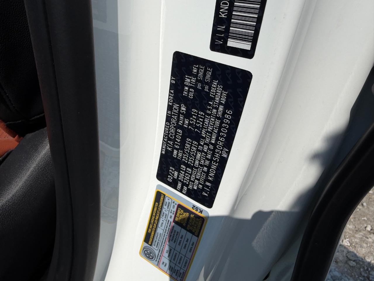 Kia Carnival Vehicle Full-screen Gallery Image 25