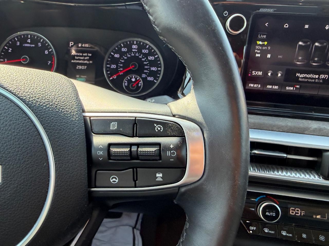 Kia K5 Vehicle Full-screen Gallery Image 12