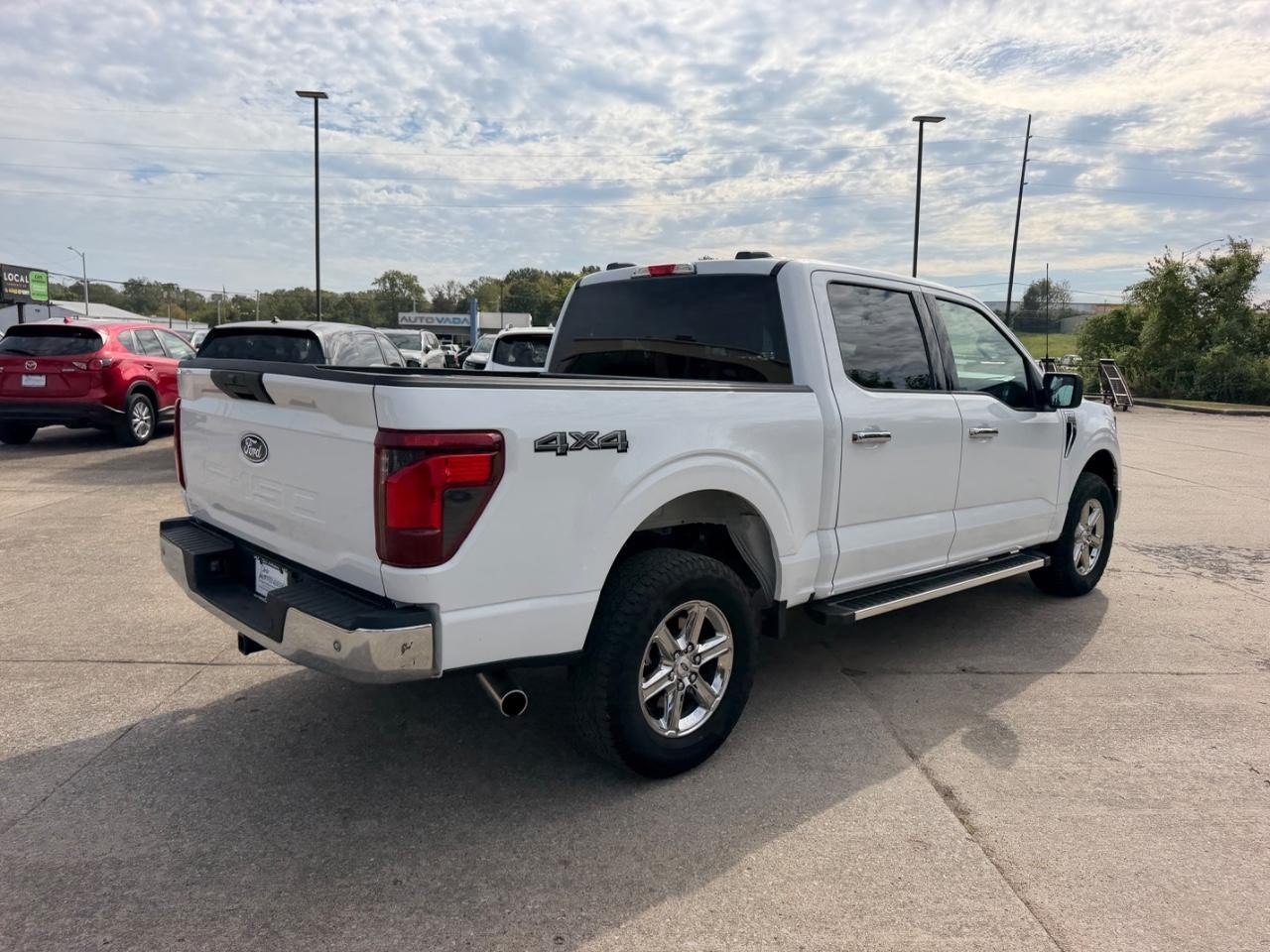 Ford F-150 Vehicle Full-screen Gallery Image 03