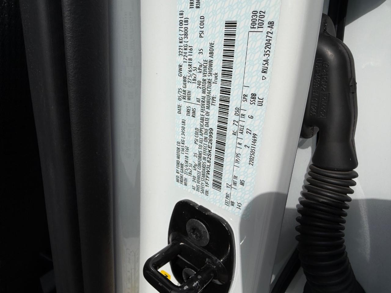 Ford F-150 Vehicle Full-screen Gallery Image 19