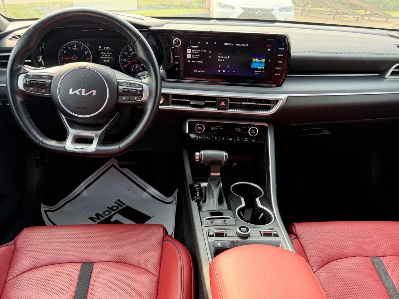 Kia K5 Vehicle Full-screen Gallery Image 08