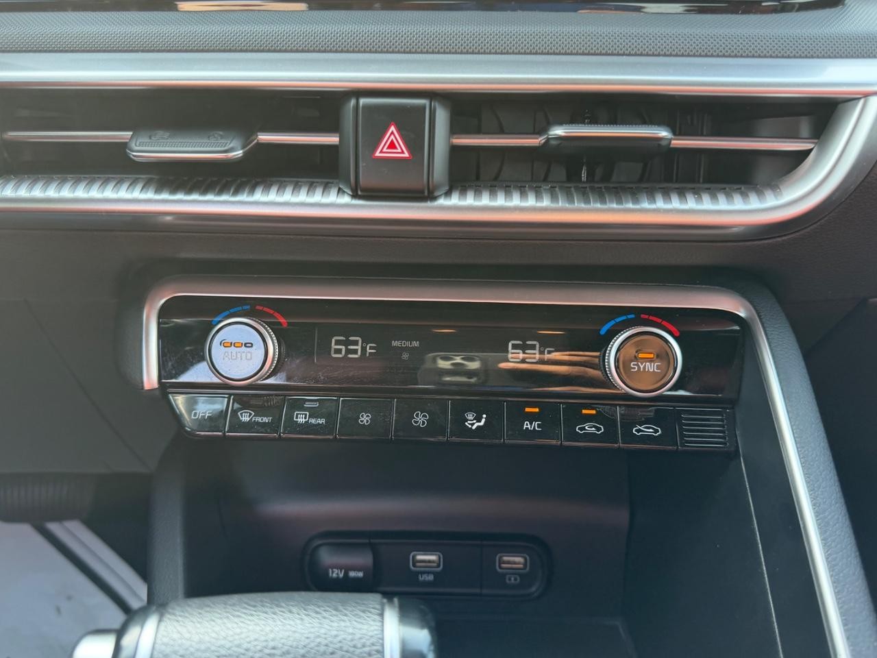Kia K5 Vehicle Full-screen Gallery Image 13