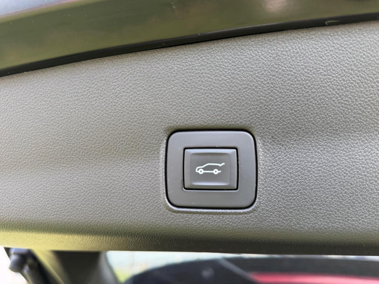 Chevrolet TrailBlazer Vehicle Full-screen Gallery Image 06