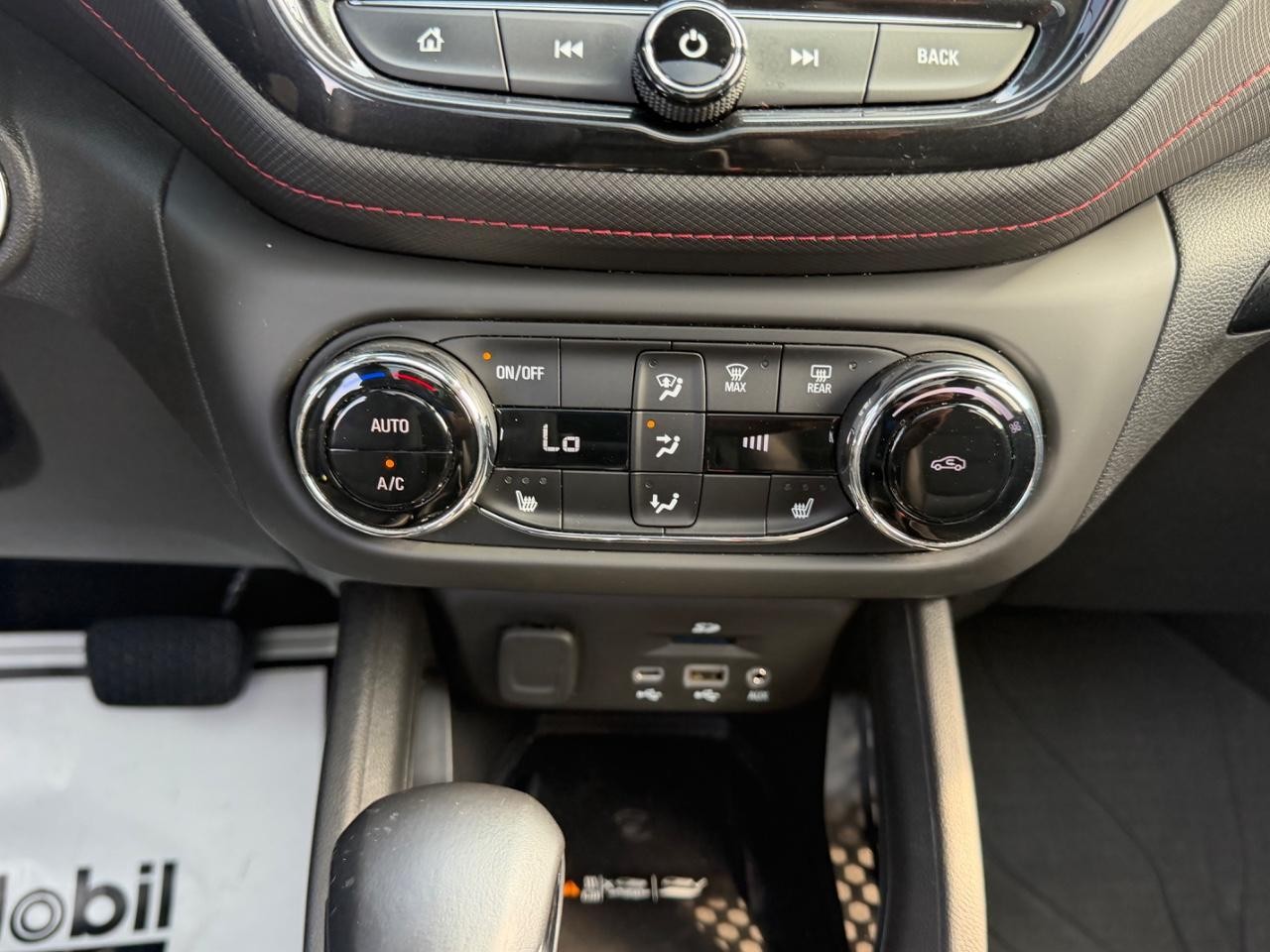 Chevrolet TrailBlazer Vehicle Full-screen Gallery Image 15