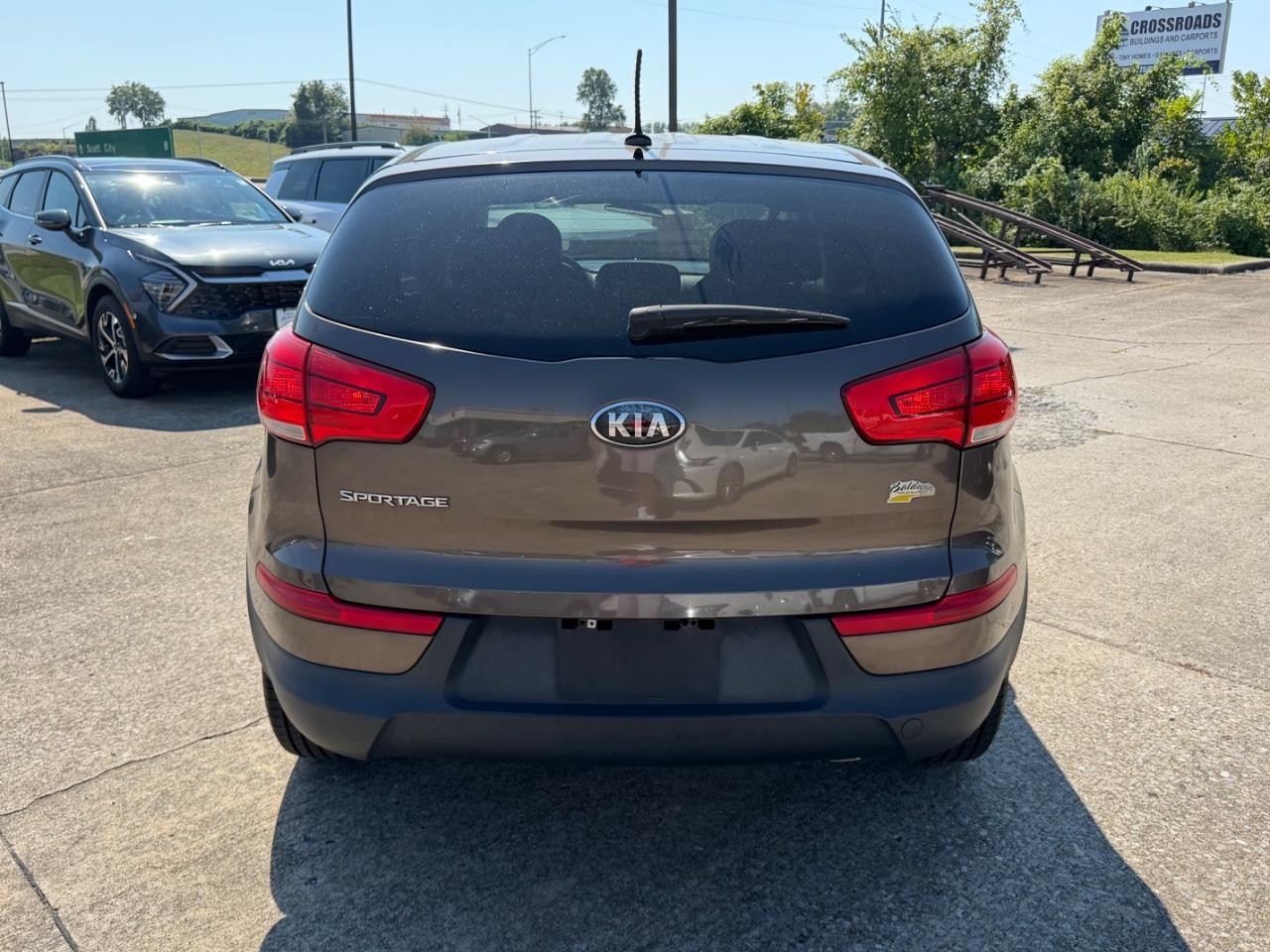 Kia Sportage Vehicle Full-screen Gallery Image 04