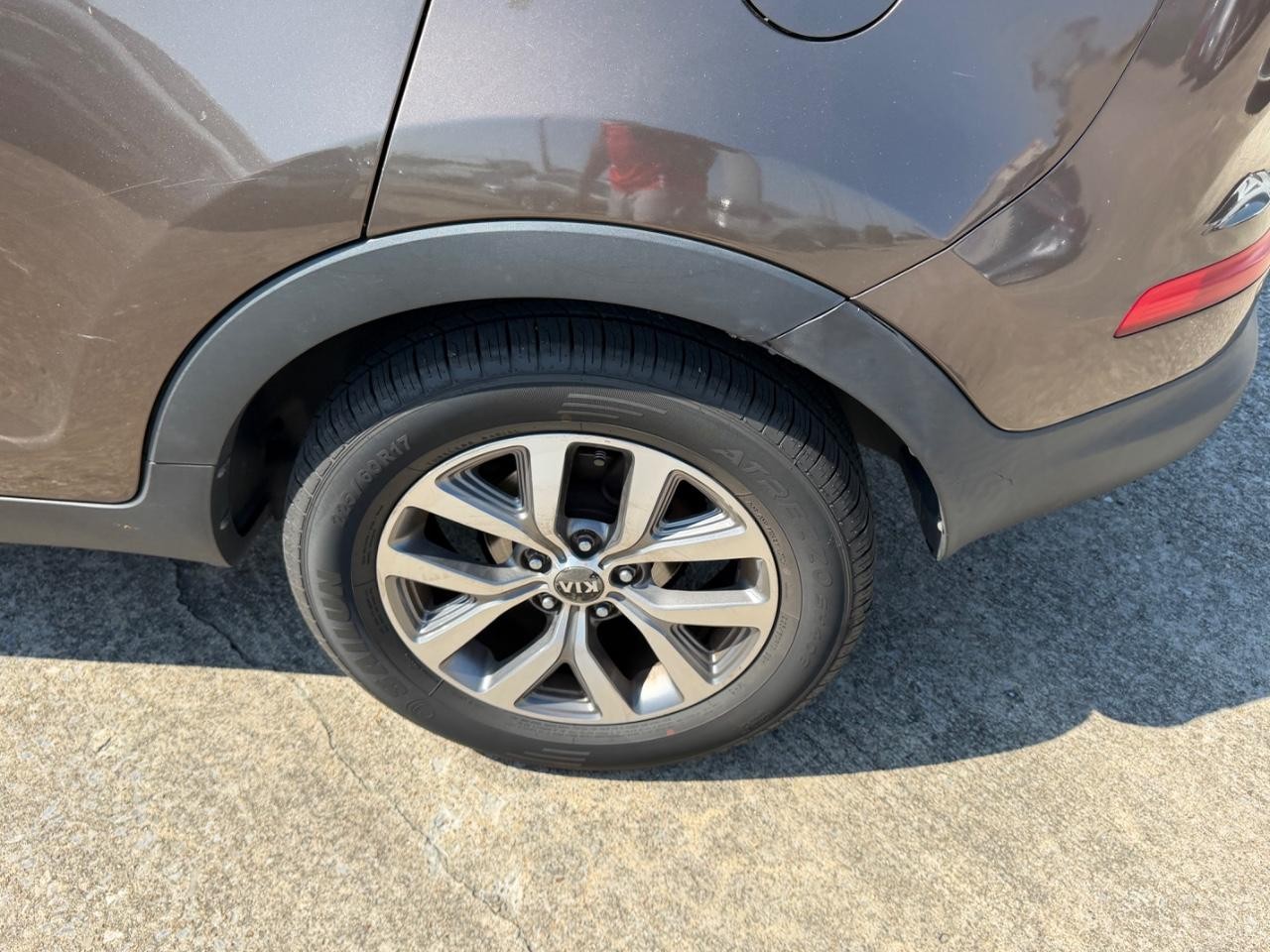 Kia Sportage Vehicle Full-screen Gallery Image 06