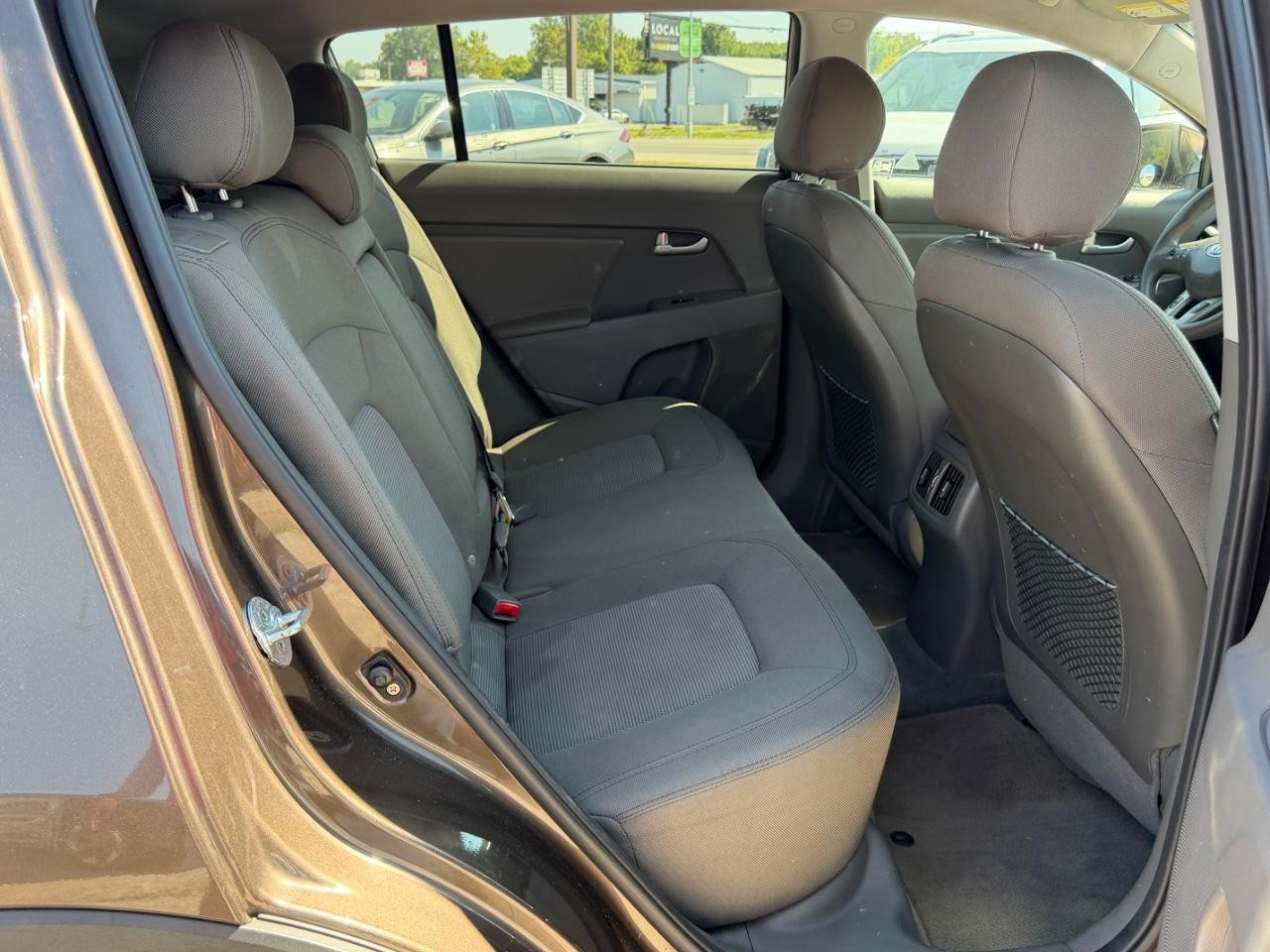 Kia Sportage Vehicle Full-screen Gallery Image 07