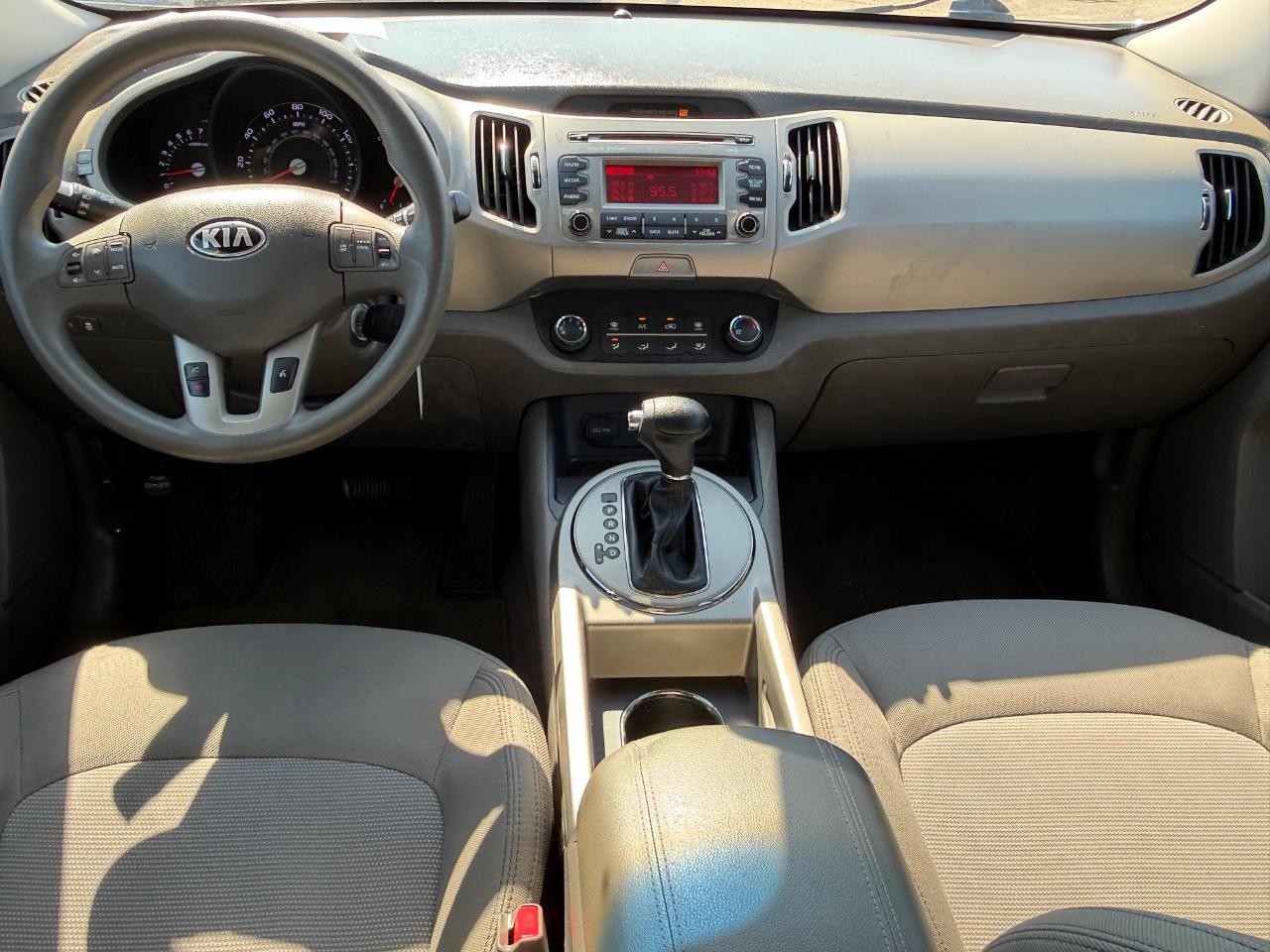 Kia Sportage Vehicle Full-screen Gallery Image 08