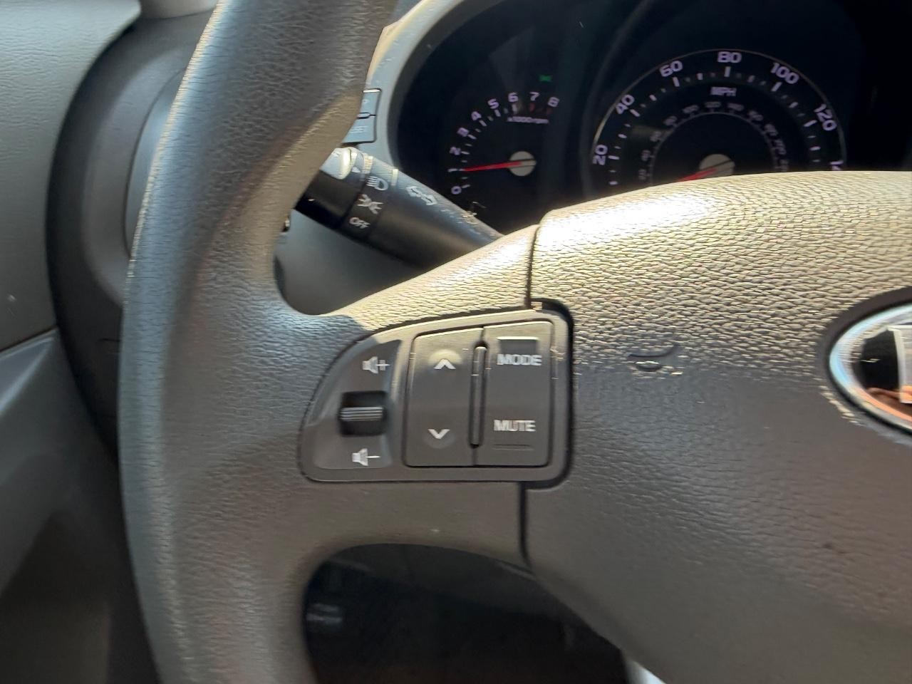 Kia Sportage Vehicle Full-screen Gallery Image 10