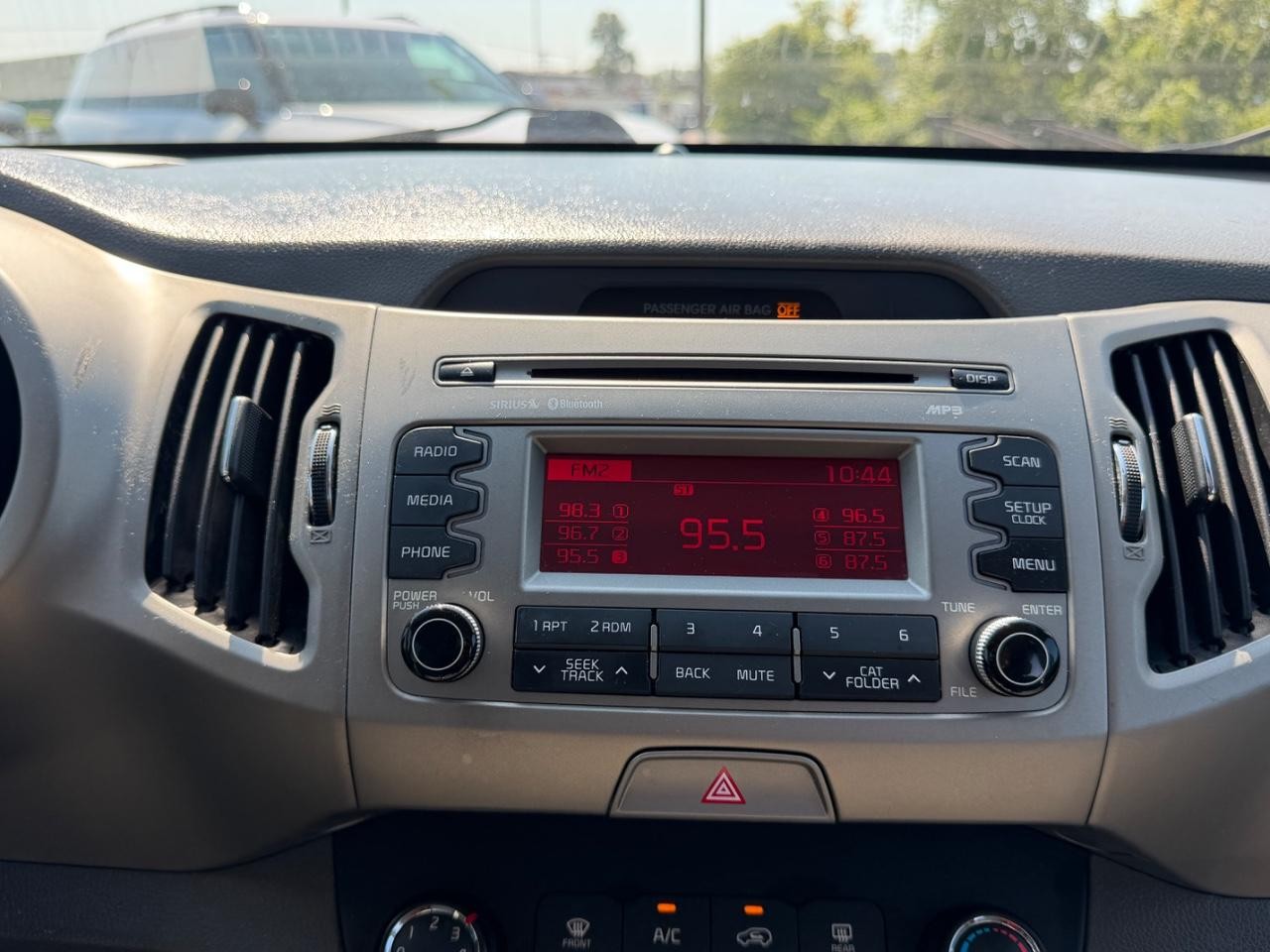 Kia Sportage Vehicle Full-screen Gallery Image 13