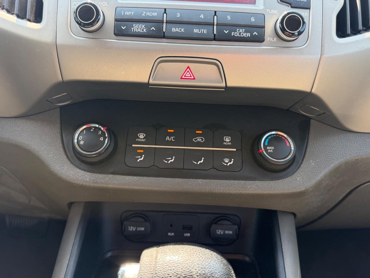 Kia Sportage Vehicle Full-screen Gallery Image 14