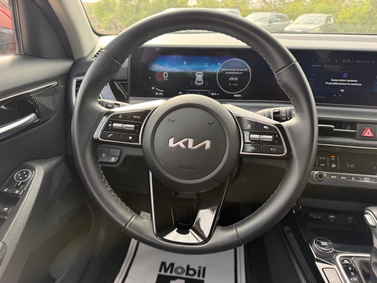Kia Seltos Vehicle Full-screen Gallery Image 09