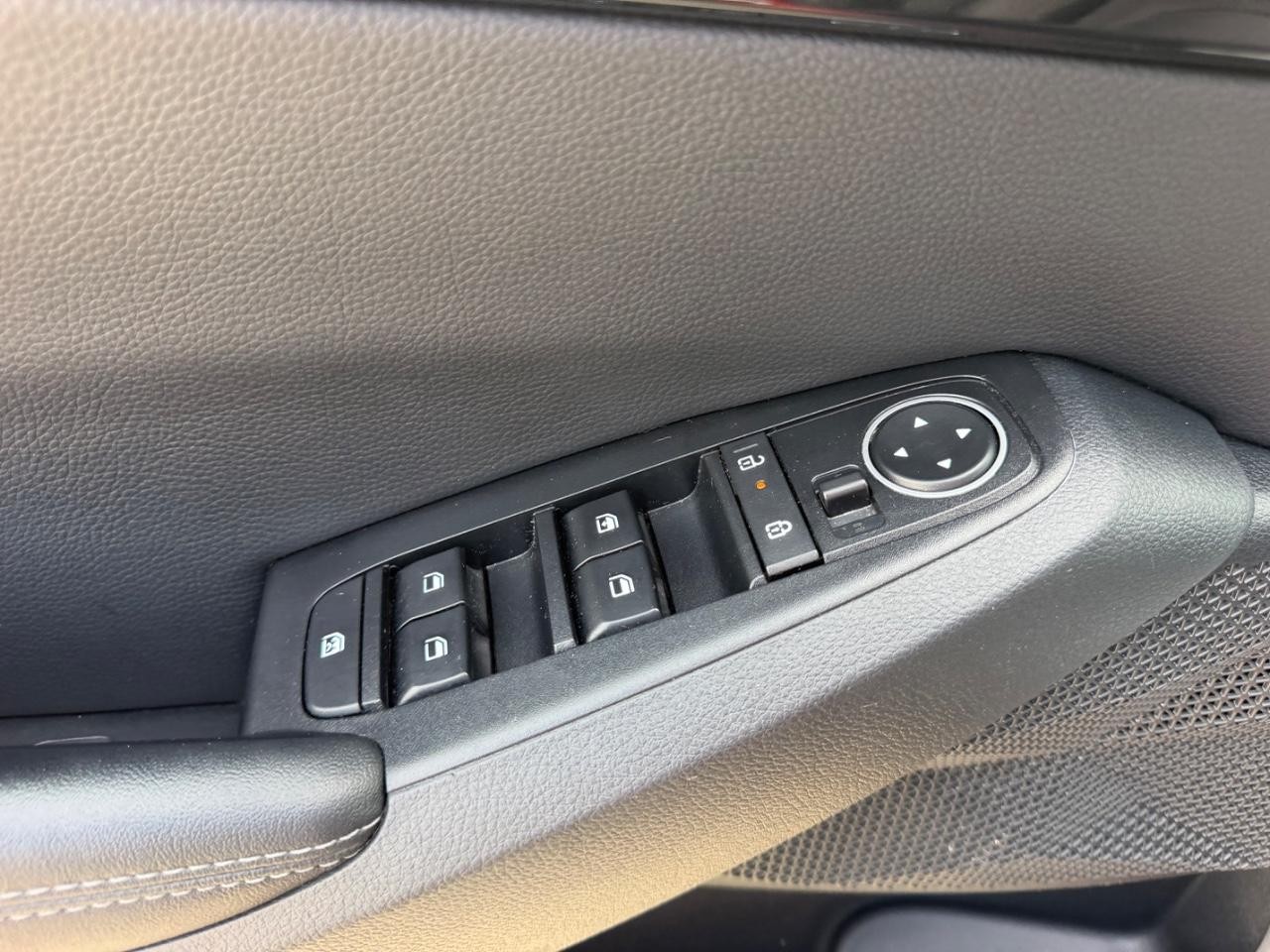 Kia Seltos Vehicle Full-screen Gallery Image 16