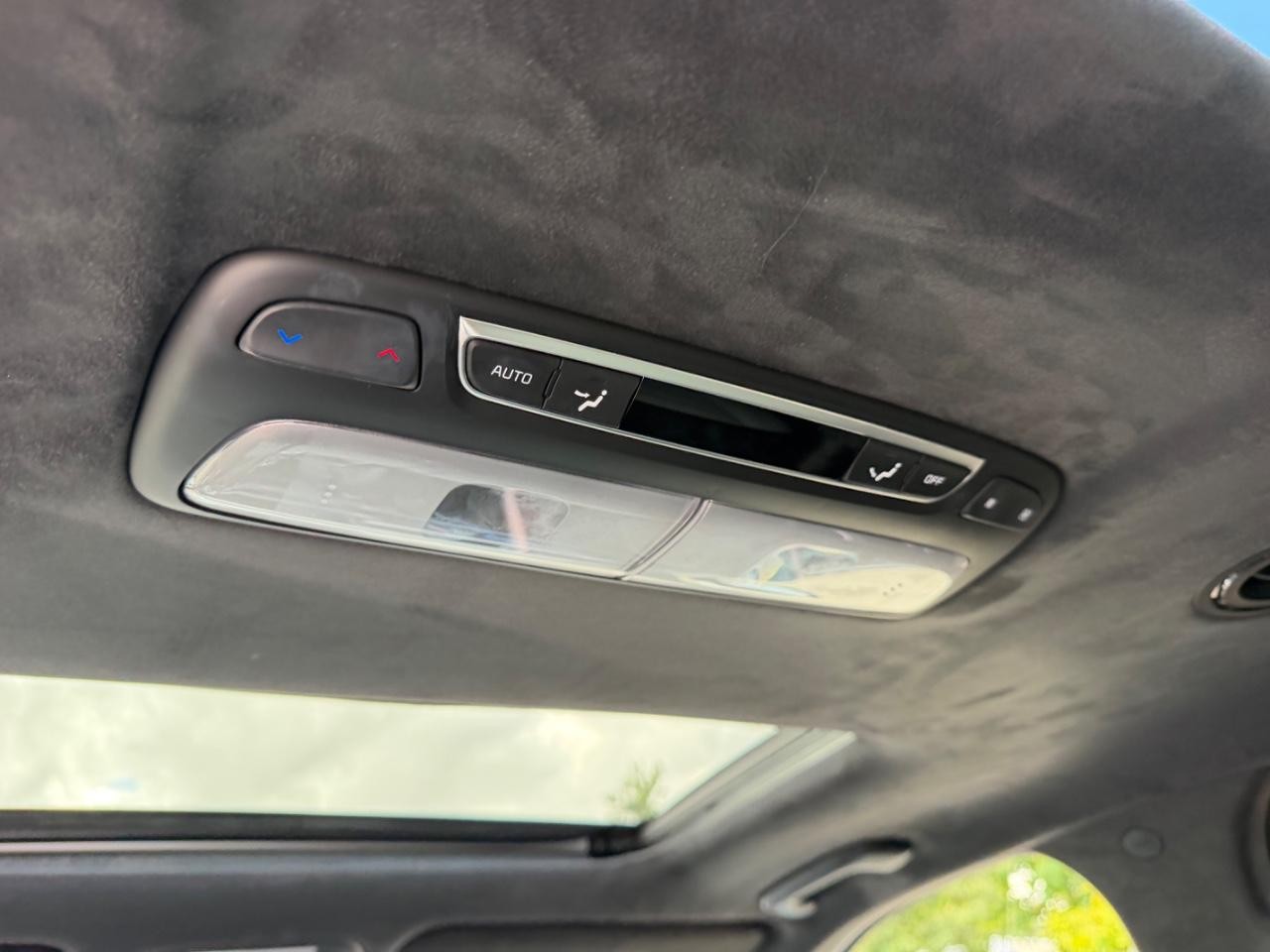 Kia Telluride Vehicle Full-screen Gallery Image 11