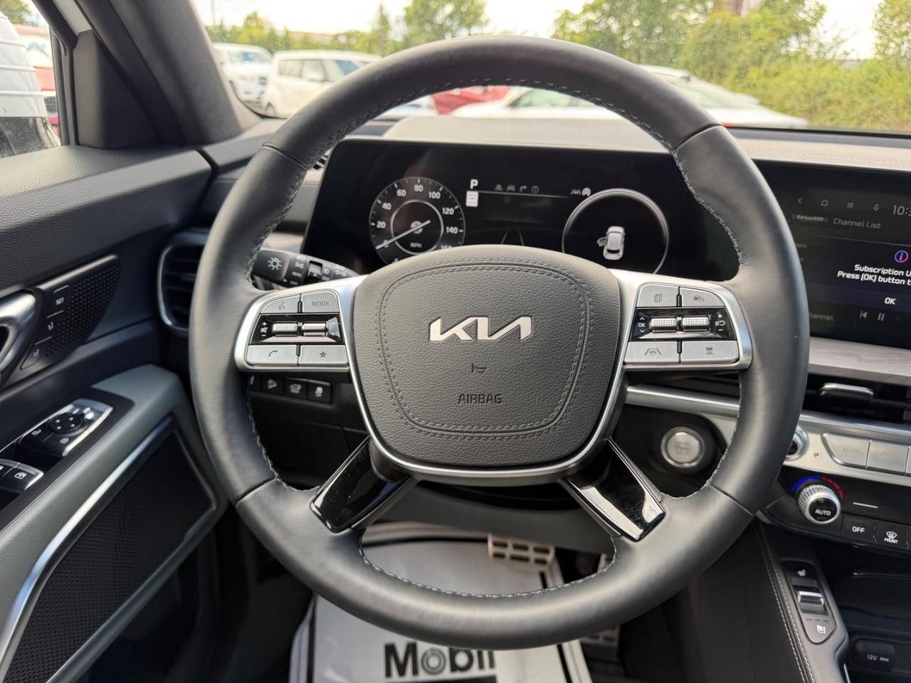 Kia Telluride Vehicle Full-screen Gallery Image 13