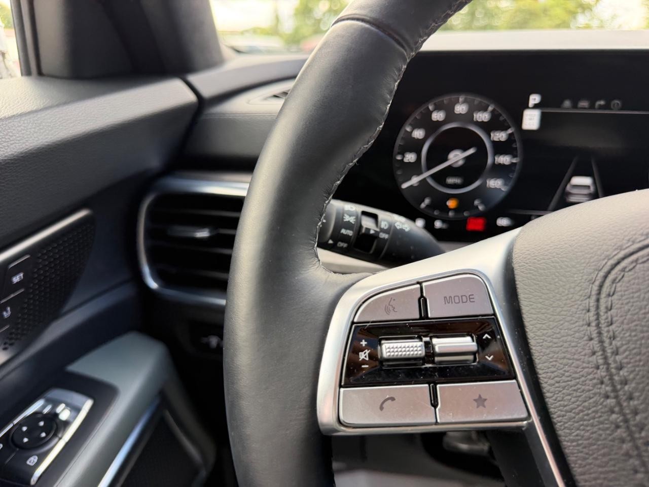 Kia Telluride Vehicle Full-screen Gallery Image 14