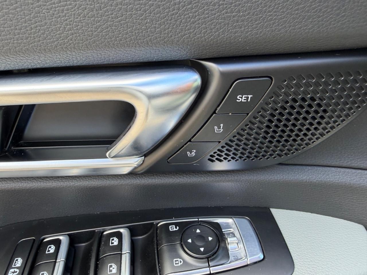 Kia Telluride Vehicle Full-screen Gallery Image 21