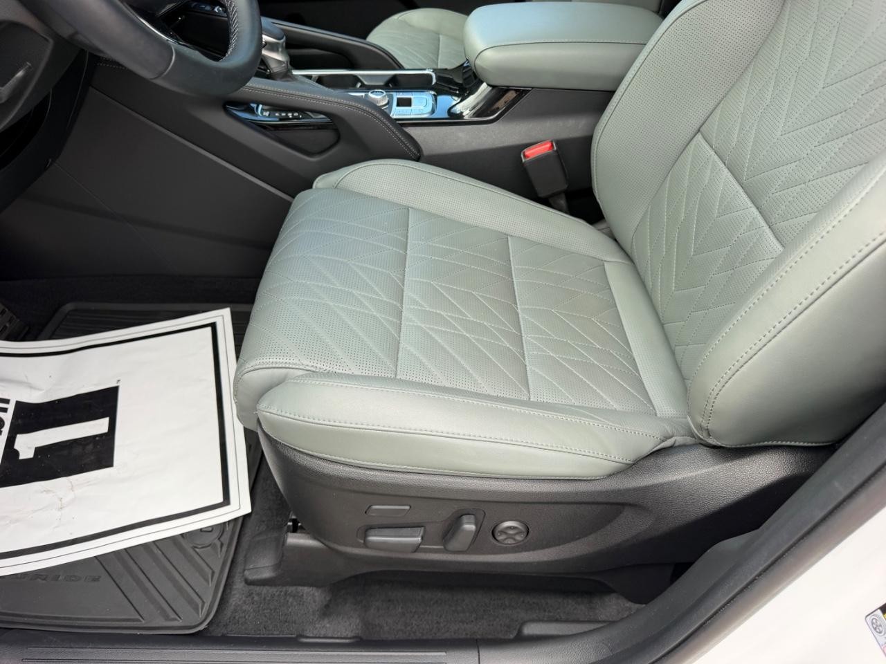 Kia Telluride Vehicle Full-screen Gallery Image 22