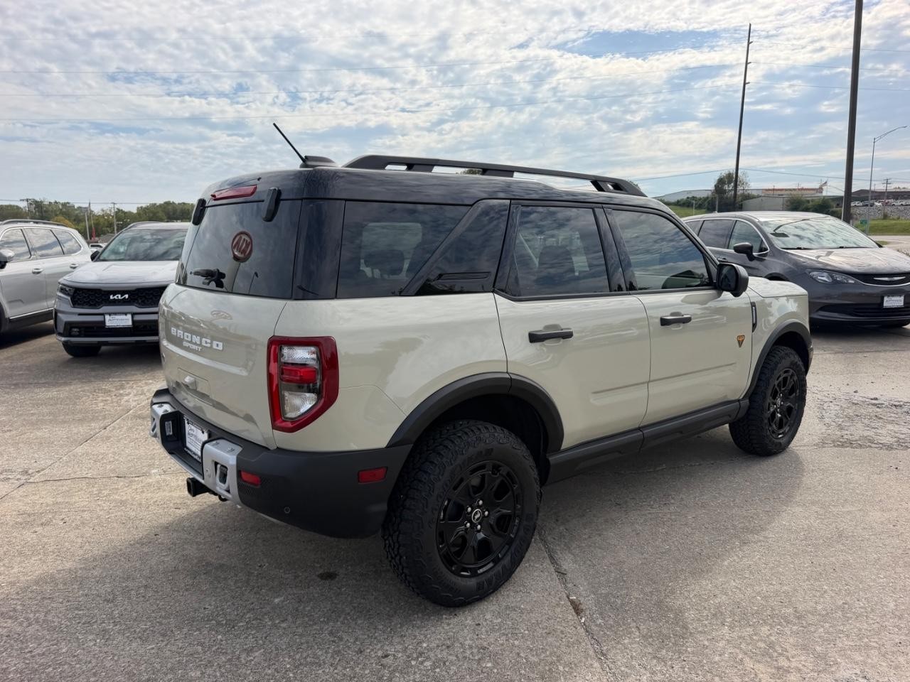 Ford Bronco Sport Vehicle Full-screen Gallery Image 03