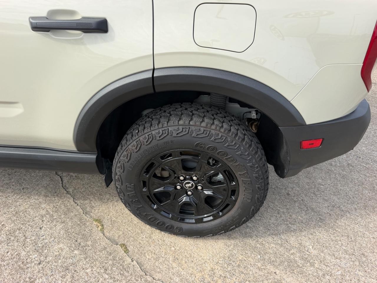 Ford Bronco Sport Vehicle Full-screen Gallery Image 06