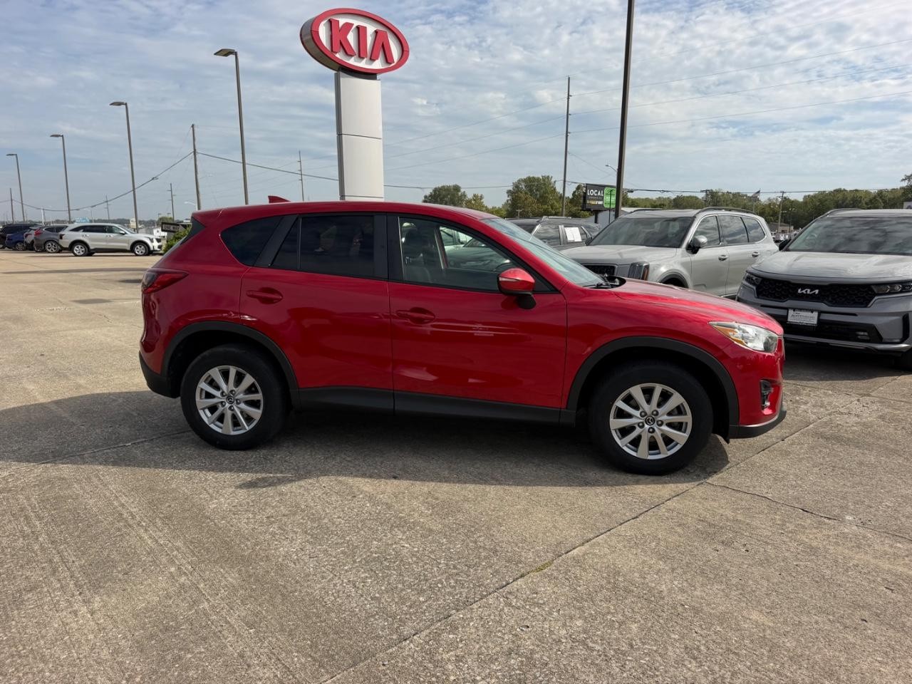 Mazda CX-5 Vehicle Full-screen Gallery Image 02