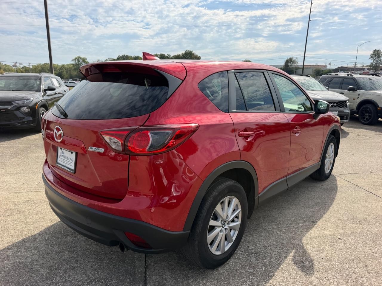 Mazda CX-5 Vehicle Full-screen Gallery Image 03