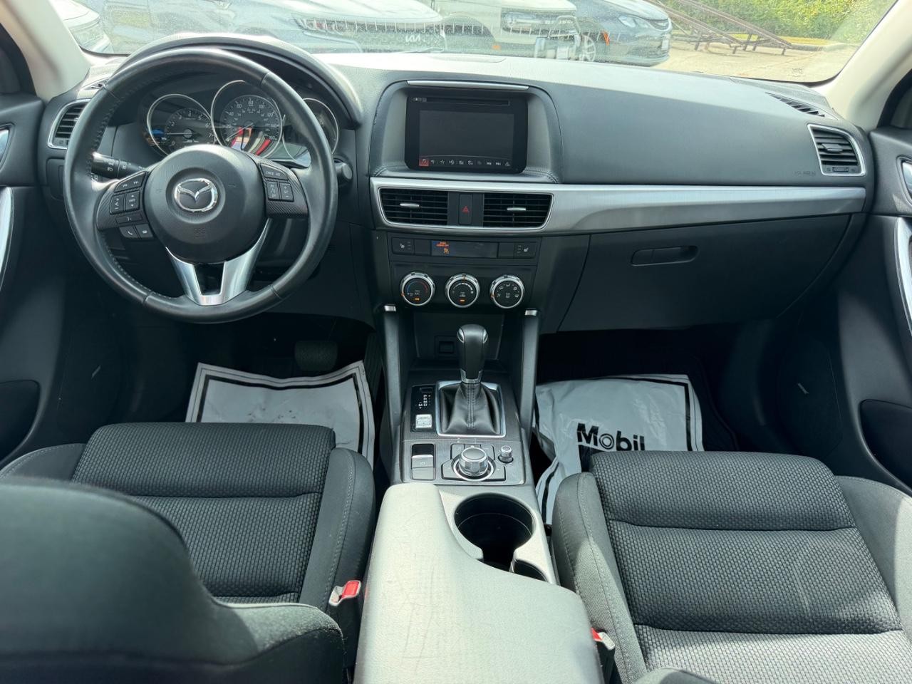 Mazda CX-5 Vehicle Full-screen Gallery Image 09