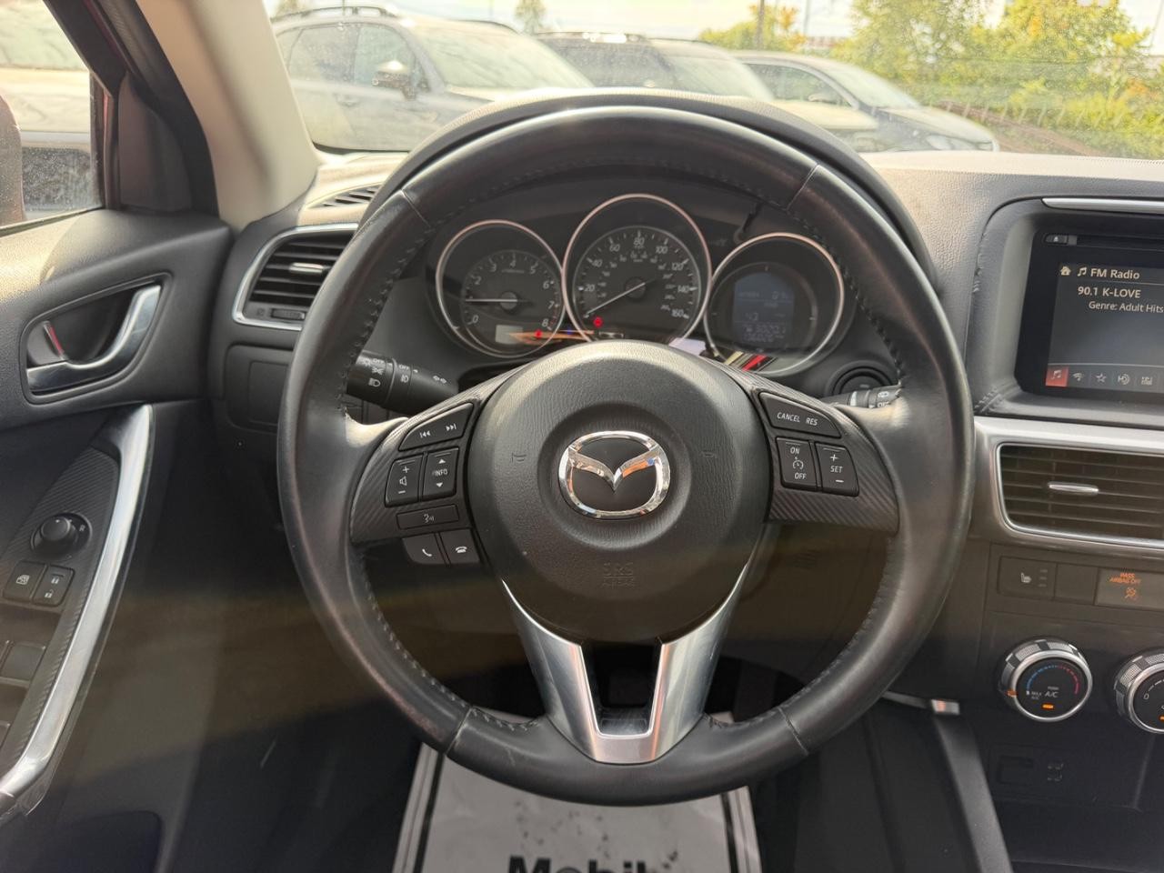 Mazda CX-5 Vehicle Full-screen Gallery Image 10