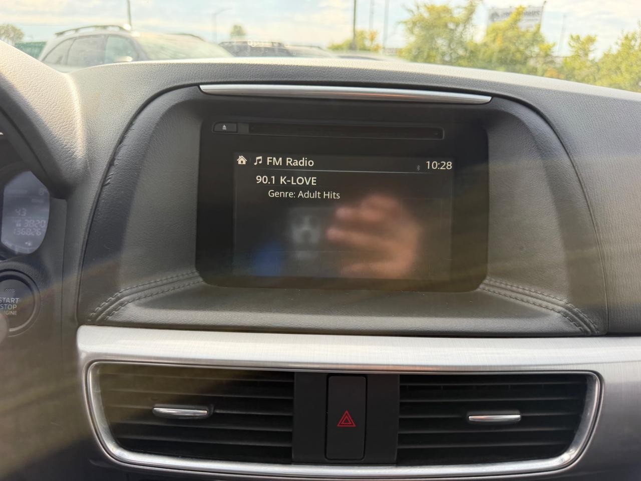 Mazda CX-5 Vehicle Full-screen Gallery Image 13