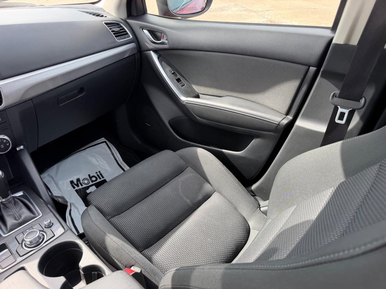 Mazda CX-5 Vehicle Full-screen Gallery Image 16